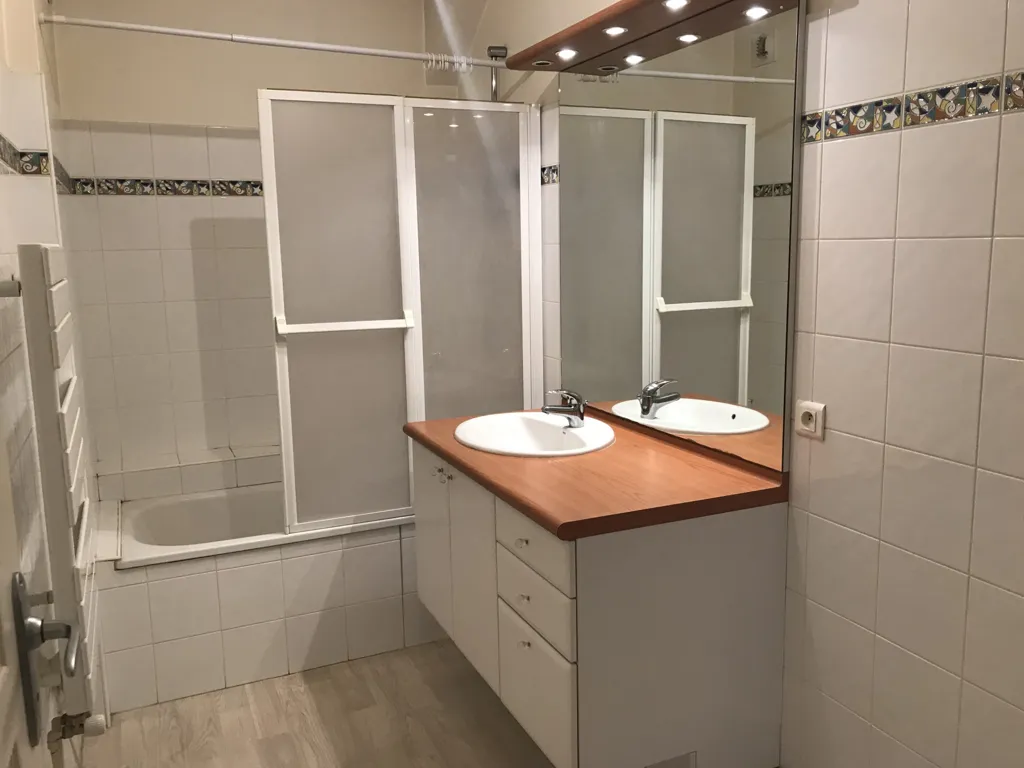 Vannitoad - Flat with Parking near Aurillac Centre