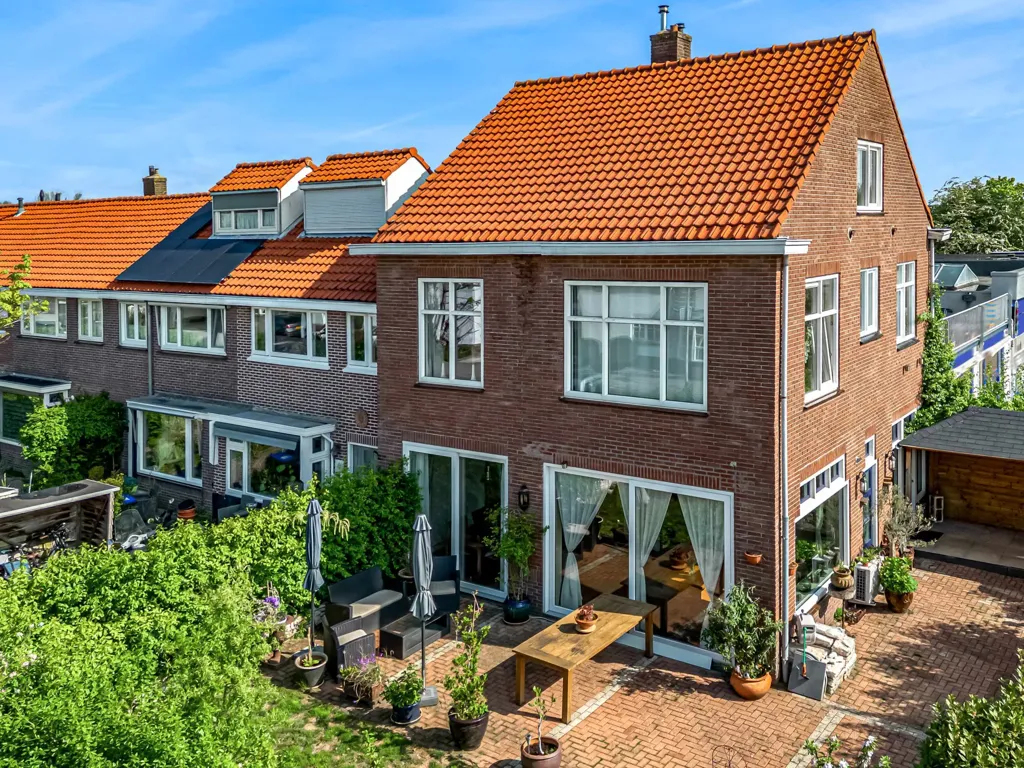 Vue aérienne - Modernised 1930s House with Garden in Leiderdorp