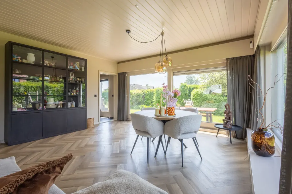 Söögituba - Spacious Detached House with River View in Westdorpe