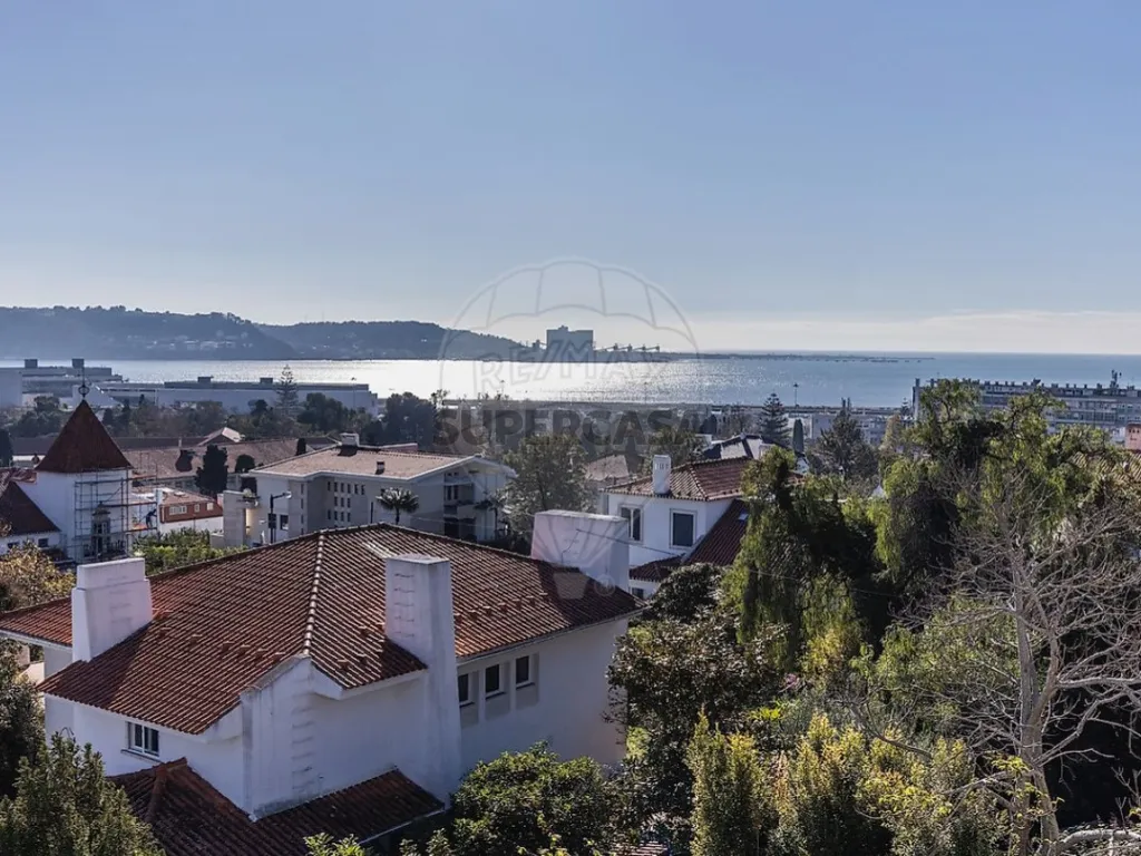Aed - Luxury Villa with 1950s Charm in Lisbon