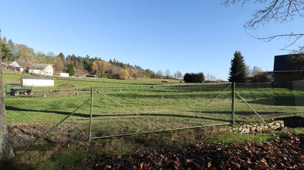 Giardino - Building Plot with Barn in Tržek