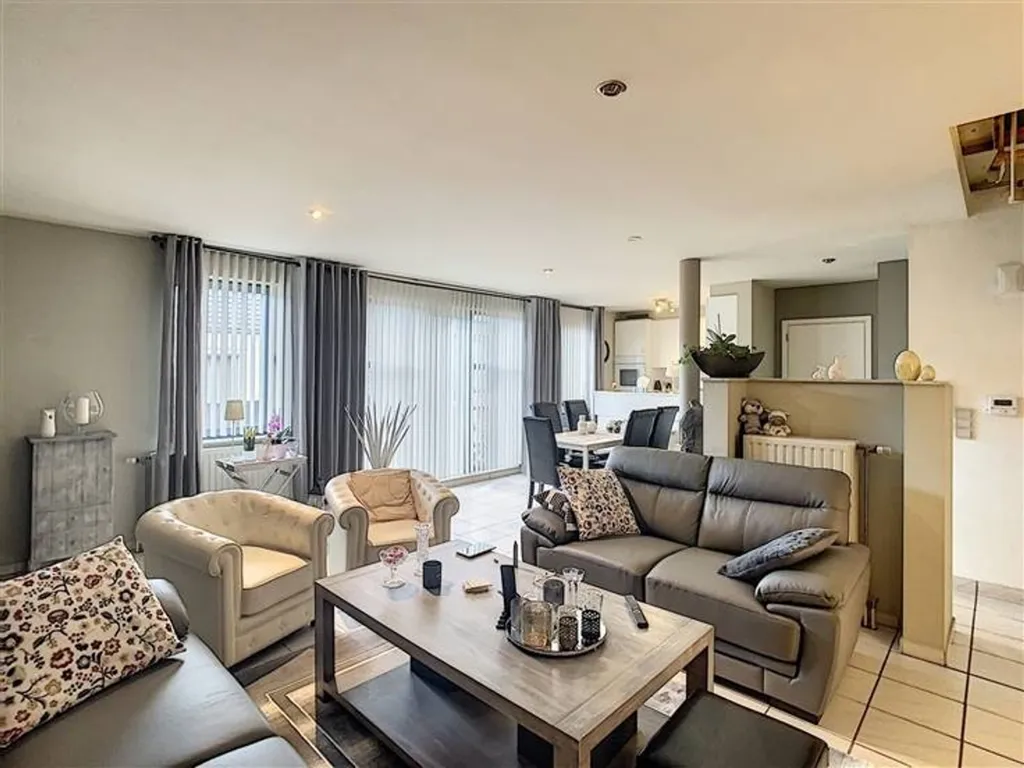 Séjour - Triplex avec Carport au Centre de Tessenderlo