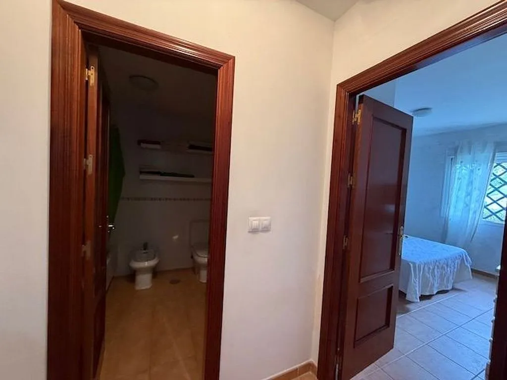 Vannitoad - Ground Floor Flat with Garden View in Facinas