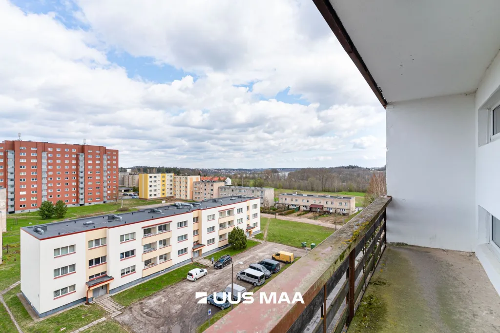 Balcon - Two-Bedroom Penthouse with Balcony in Viljandi