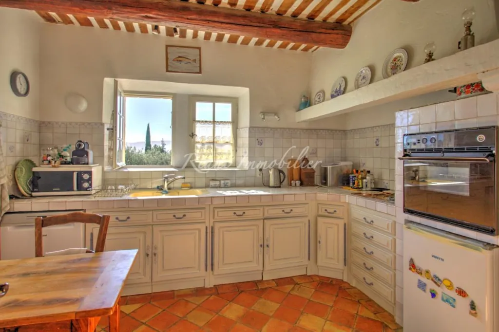Köök - House with Pool and Luberon View in Cabrières-d'Avignon