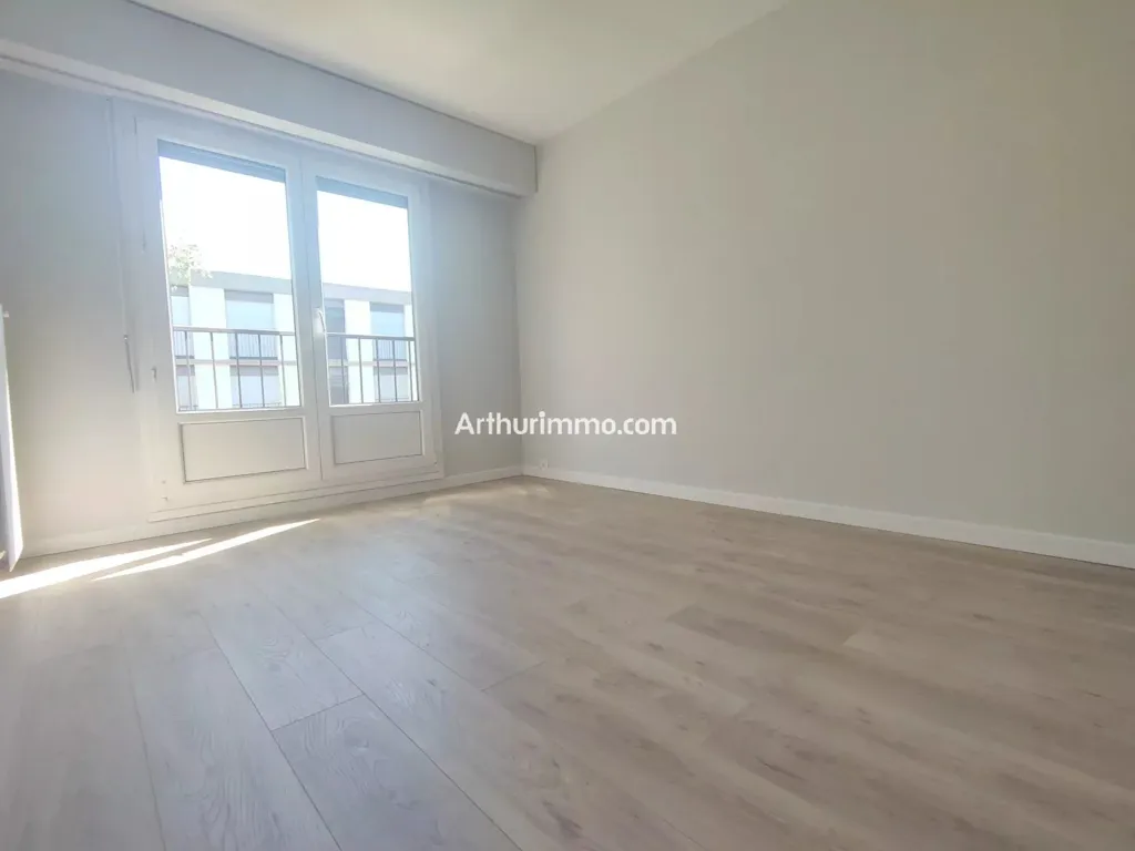 Pièces - Appartement 4 Pièces avec Balcon à Sucy-en-Brie