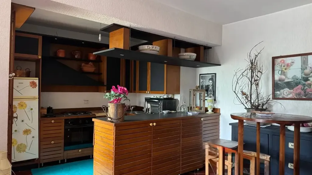 Cucina - Multi-Level Apartment with Terrace in Messina