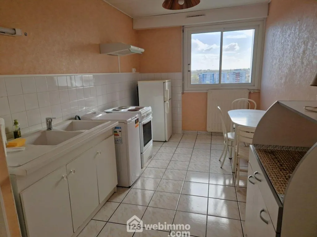 Köök - Apartment with Balcony in La Roche-sur-Yon
