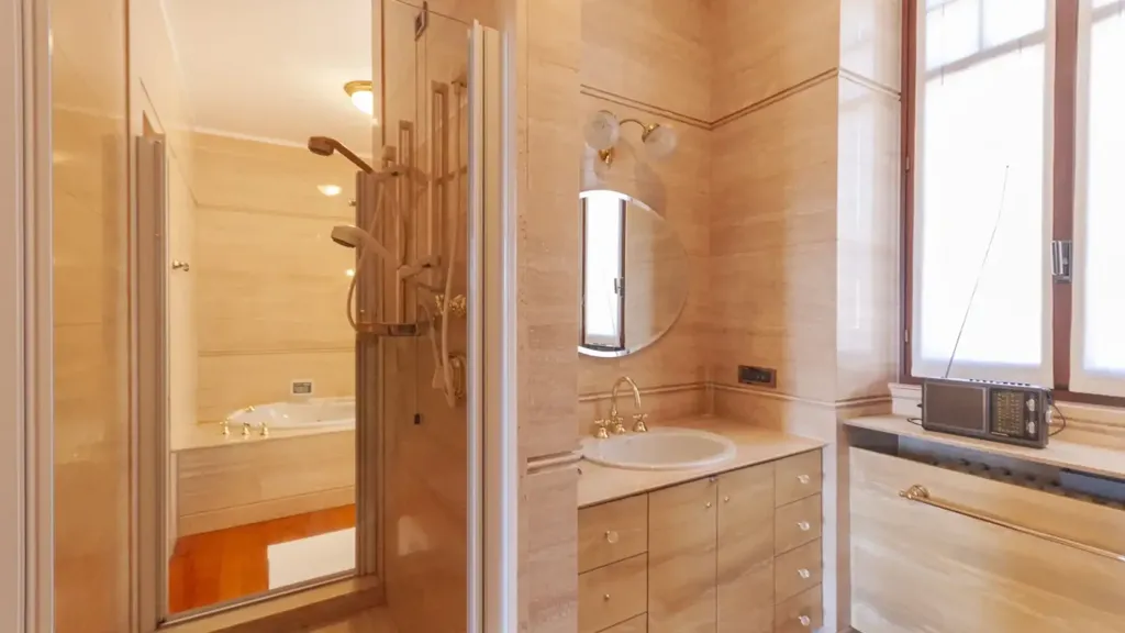 Salles de bain - Historic Villa with Panoramic Views in Grignasco