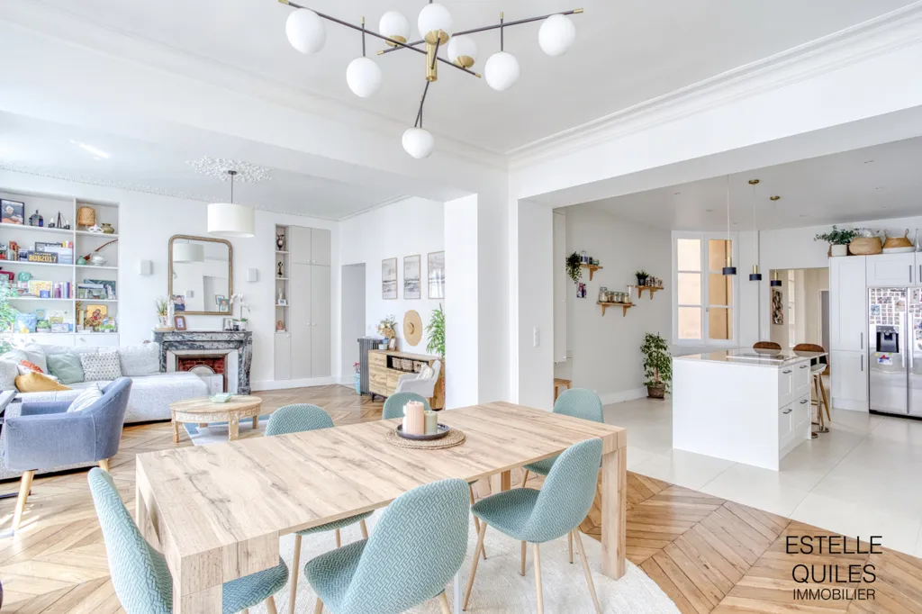 Dining Room - Historic 5-Piece Apartment in Versailles
