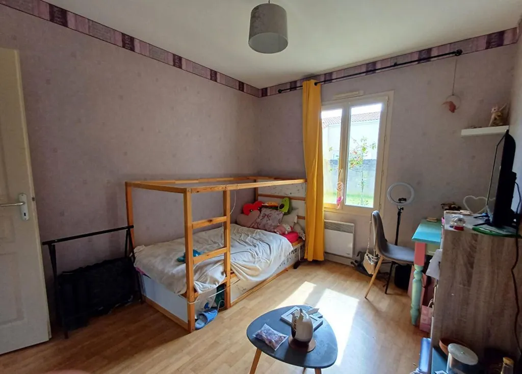 Magamistoad - Single-Storey House with Garden in Vouillé Centre