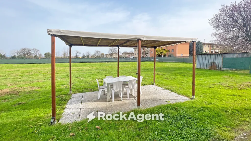 Jardin - Rustic Villa with Solar Panels in Lucca