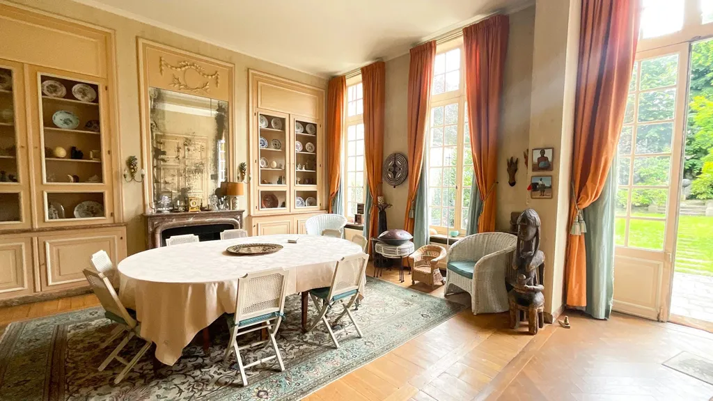 Söögituba - Historic Mansion with Garden in Old Lille