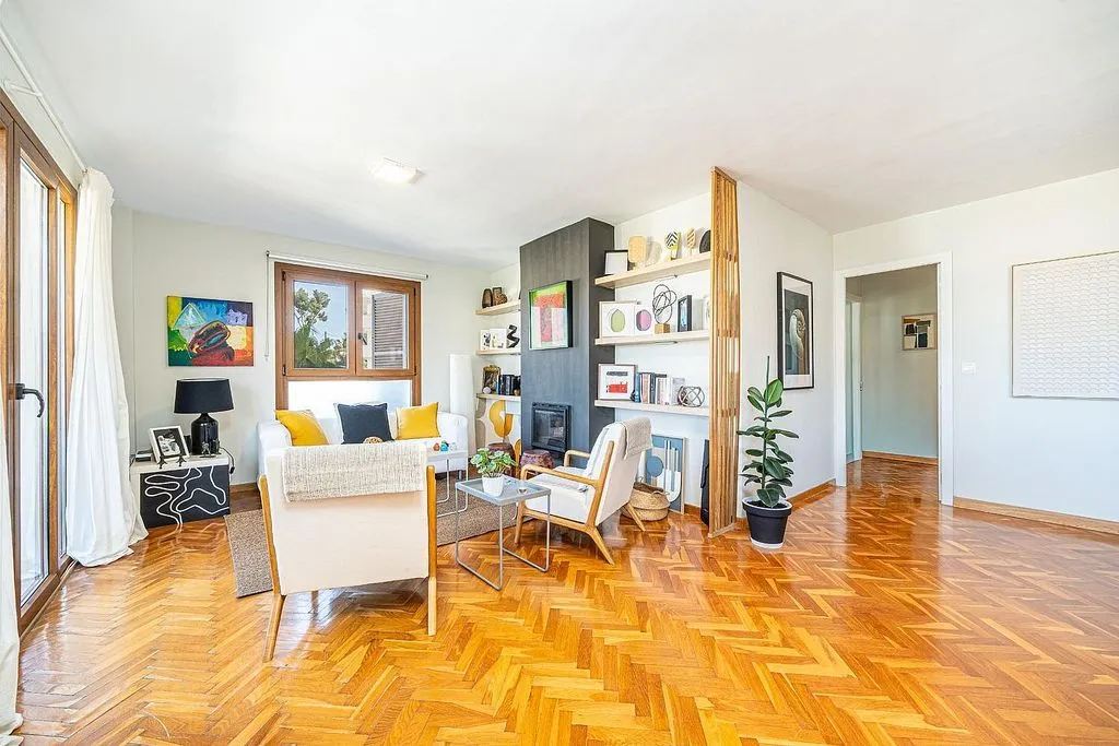 Elutuba - Renovated Apartment with Balcony in La Bonanova