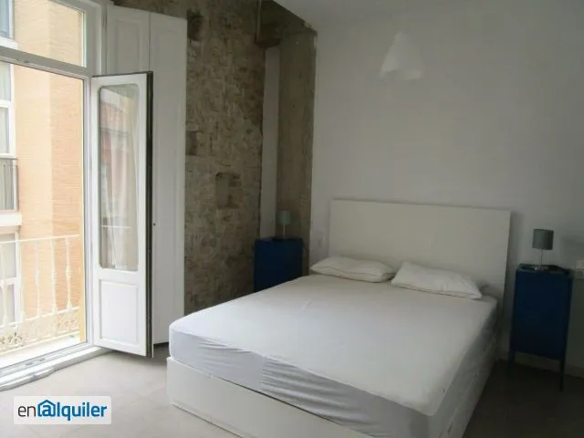 Bedrooms - Modernist Apartment with Balcony in Casco Antiguo