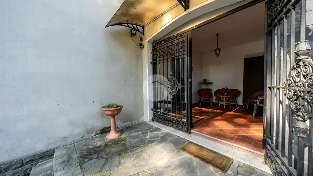 Esik - Villa with Pool near Parma