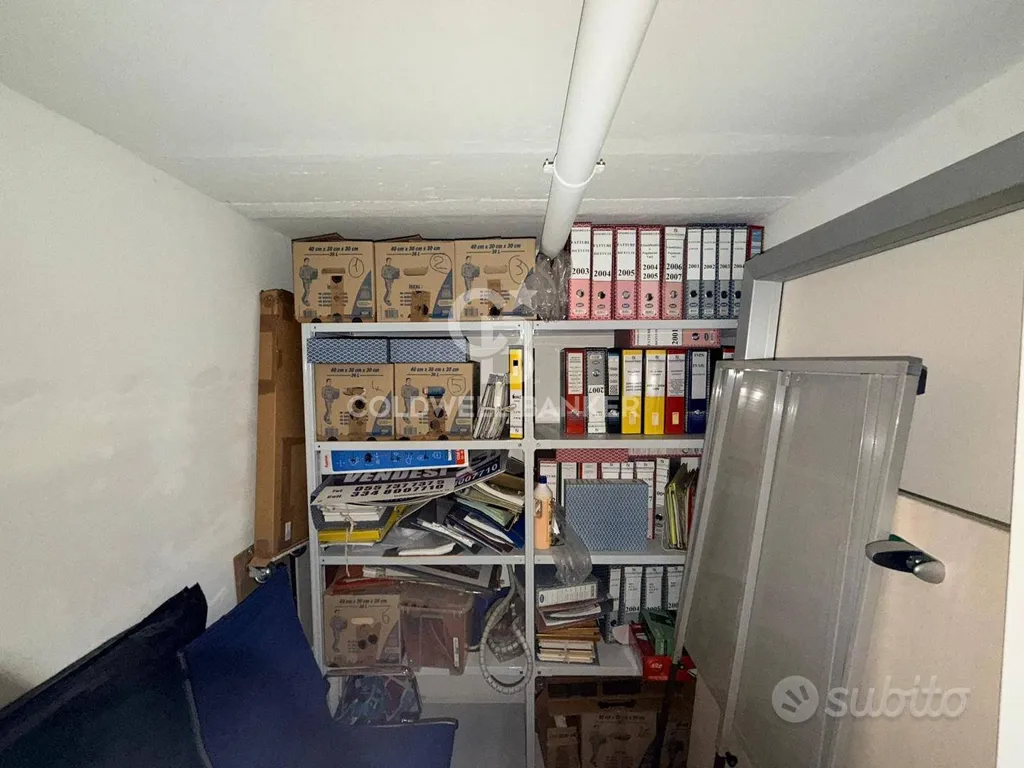 Utility Room - Office with Private Parking in Florence