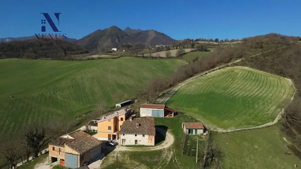 Õhuvaade - Rustic Farmhouse with River View in Sassoferrato