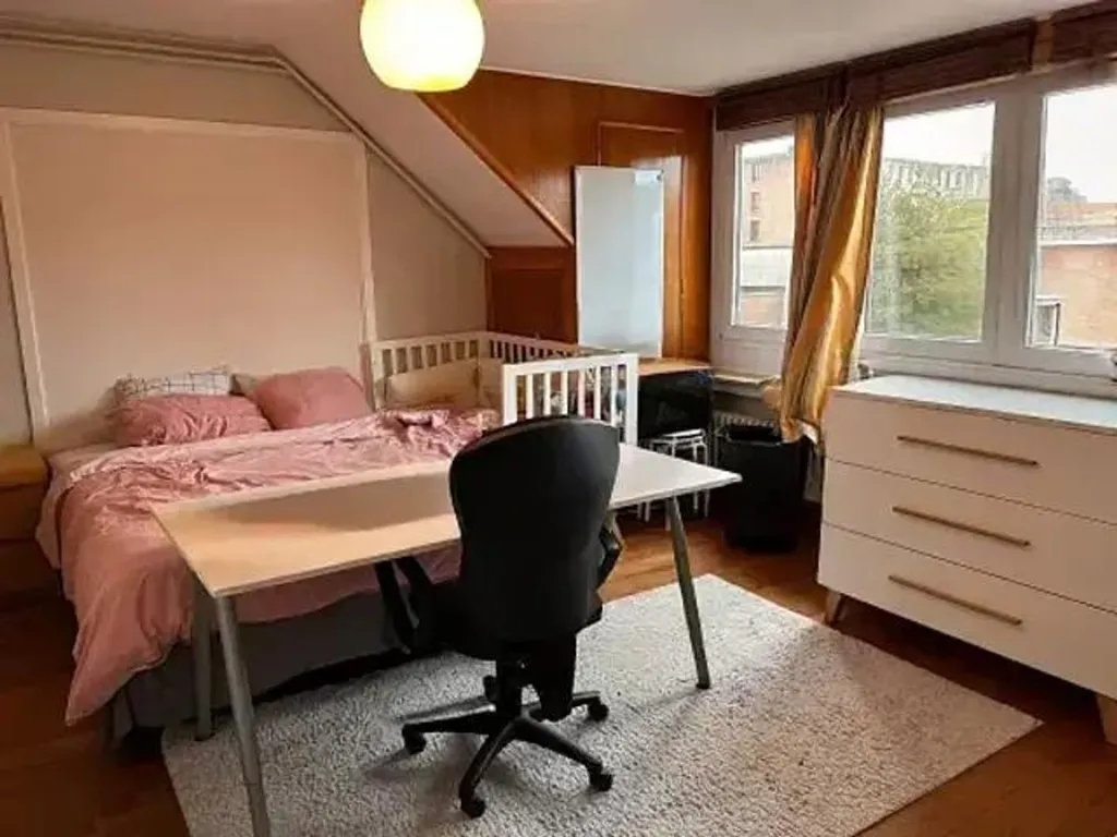 Magamistoad - Spacious Apartment with Terrace in Woluwe-Saint-Lambert