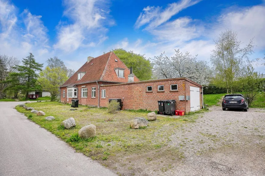 Exterior - Old Property with Two Units near Kalundborg