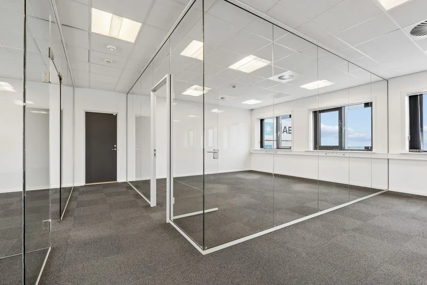 Kabinet - Modern Office Space with Elevator in Aarhus Harbour