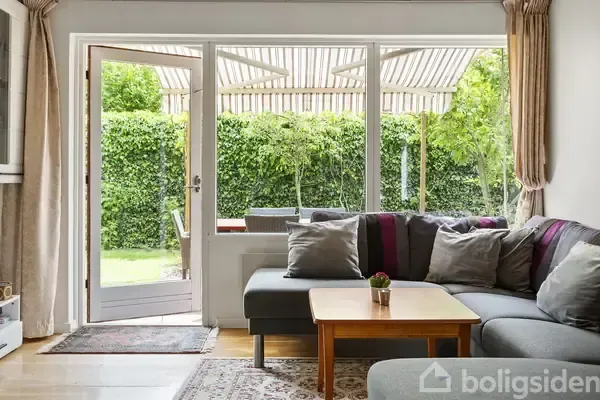 Elutuba - Halft Duplex with South-West Garden in Brønshøj