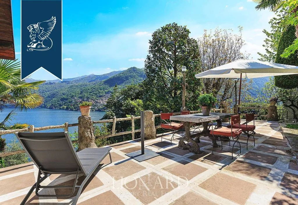 Terrass - Luxury Villa with Lake View in Moltrasio