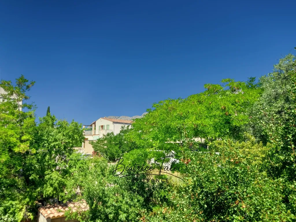 Giardino - Renovated 4-Bed Apartment with Panoramic View in Puyloubier