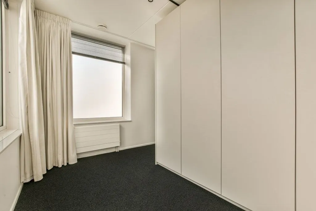 Kabinet - Semi-Detached House with Courtyard in Den Haag