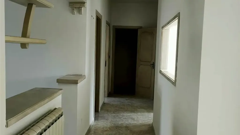 Entrée - Rearfacing Apartment with Balconies in Palermo