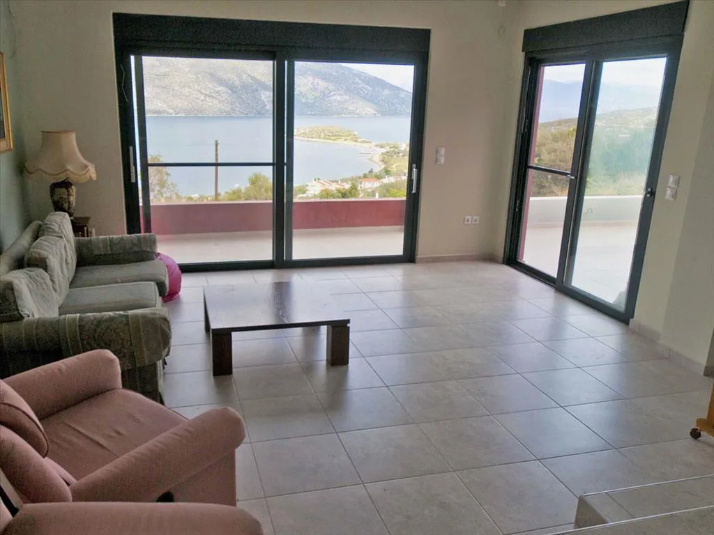 Elutuba - 3-Bedroom Sea View Flat in Skorponeria