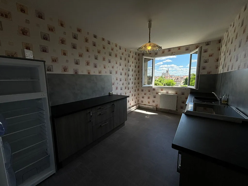 Cuisine - Appartement 3 Pièces avec Balcon à Sens