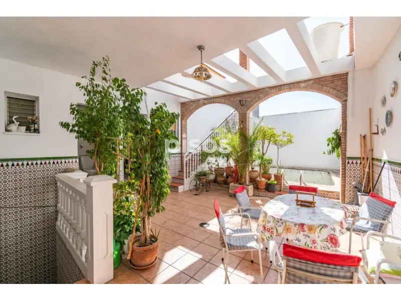 Aed - Corner House with Pool in Atarfe