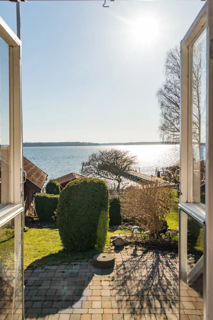 Terrass - Strandfastighet with Dock near Nyköping