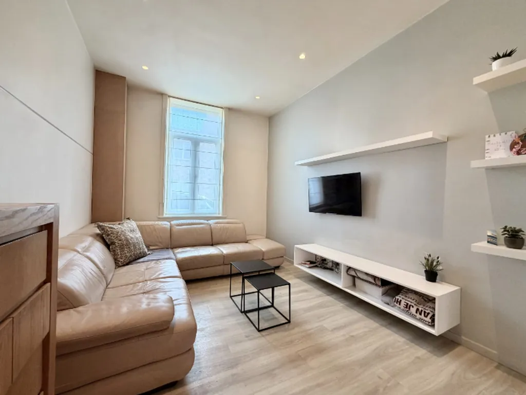 Elutuba - House with Office Space in Stasegem