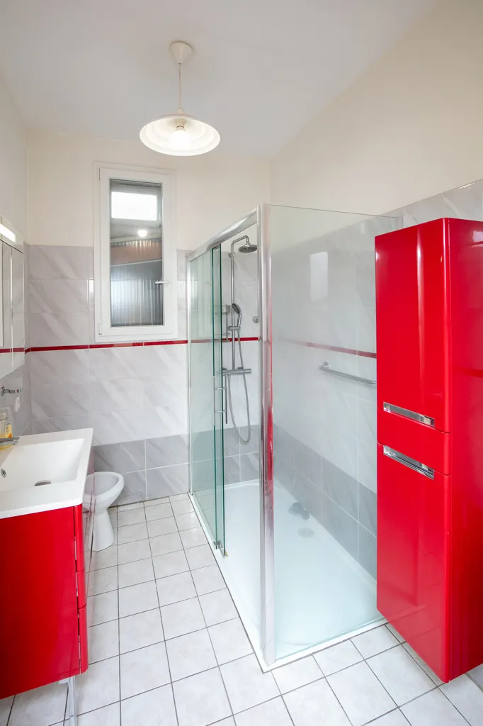 Bathrooms - T8 Bourgeois House with Garden in Tours