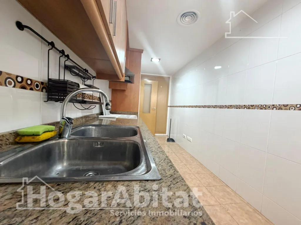 Köök - Semi-Reformed Flat with Patio in Benaguasil