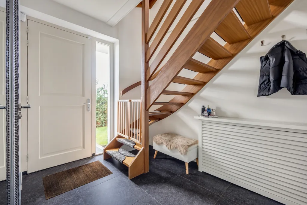 Toad - Detached House with Business Hall in Breda