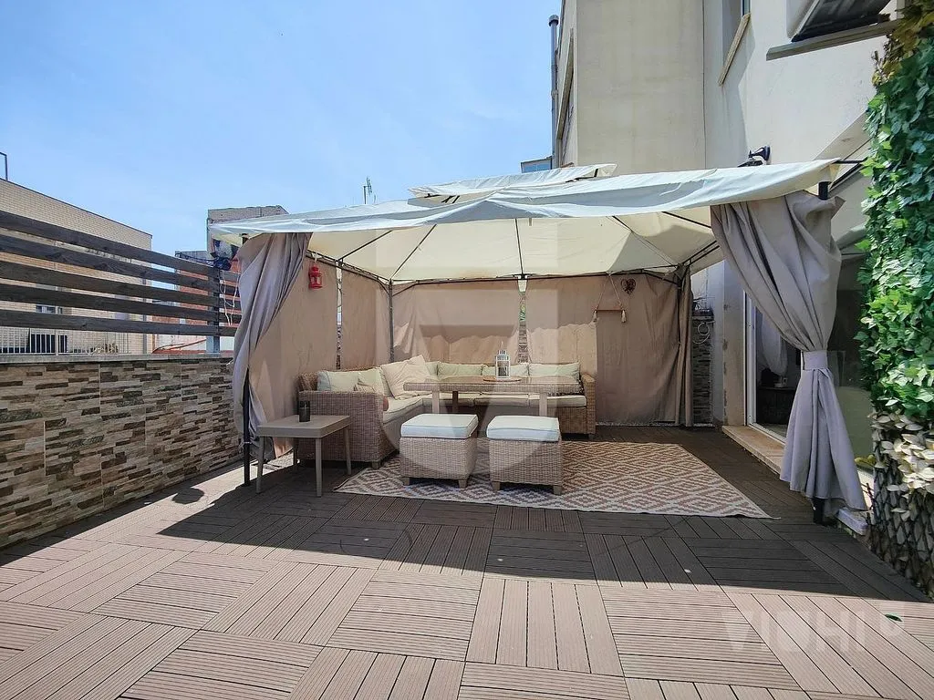 Terrazza - Duplex Flat with Patio in Montgat