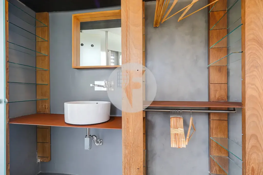 Vannitoad - Renovated Duplex with Two Entrances in Guindalera
