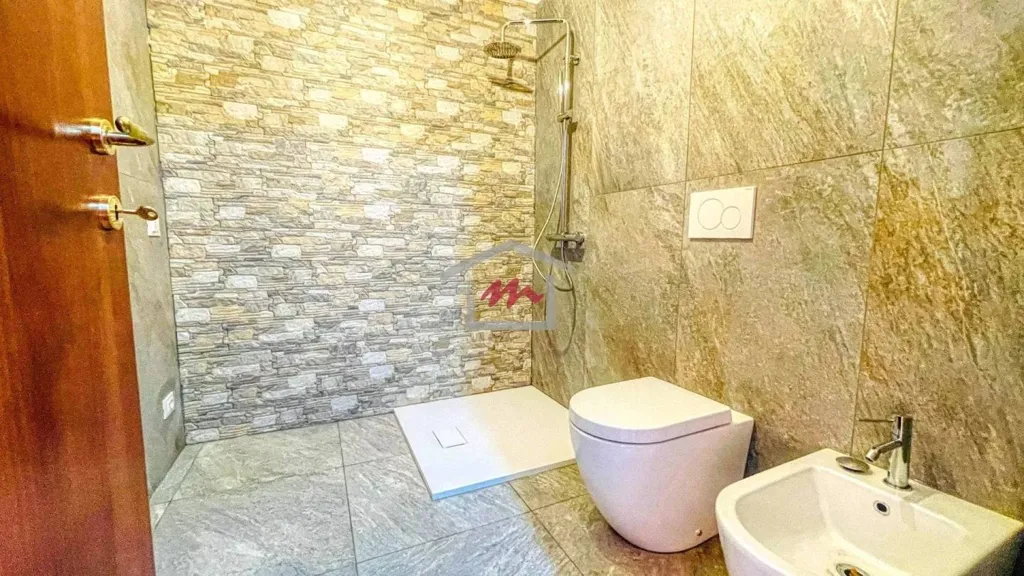 Salles de bain - Rear-Facing Apartment with Garden in Bardonecchia