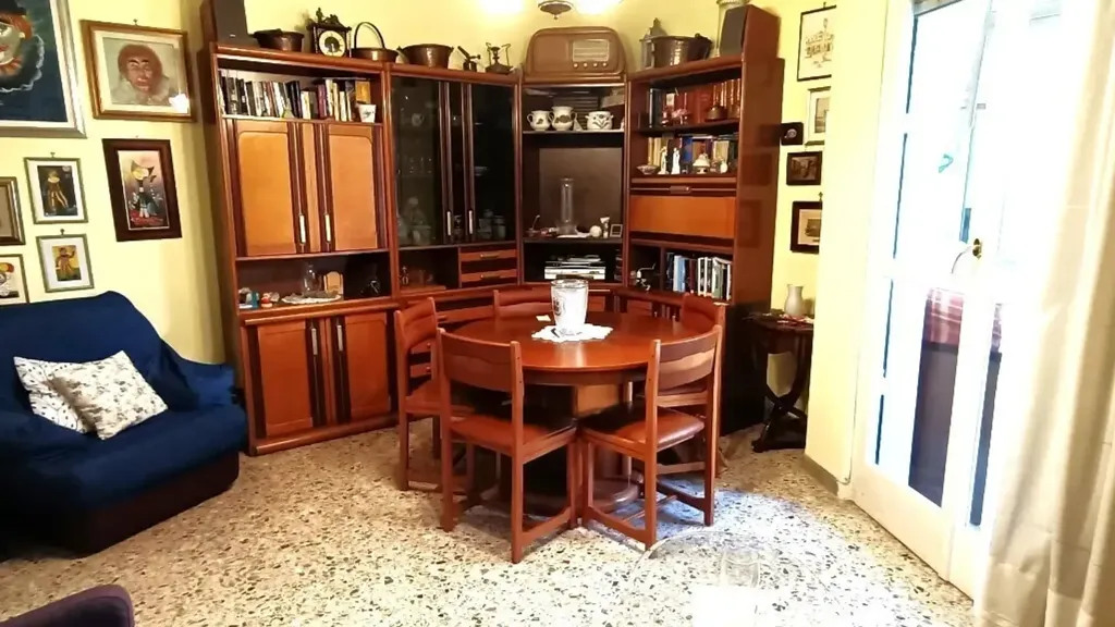 Salle à manger - Apartment with Veranda in Rovigo's Commenda