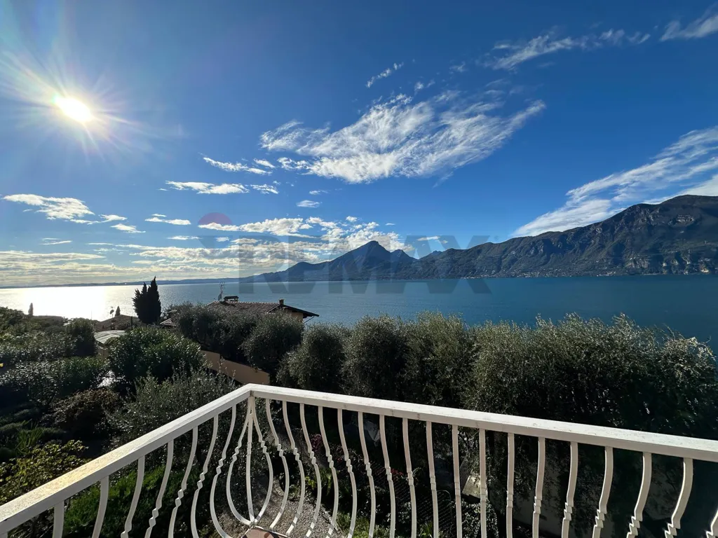 Terrazza - Villa with Panoramic Lake View in Brenzone