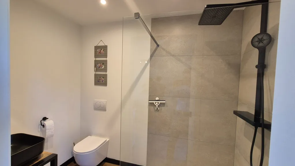 Salles de bain - Hoeve Rénovée avec Vue Campagne à Sint-Martens-Lierde