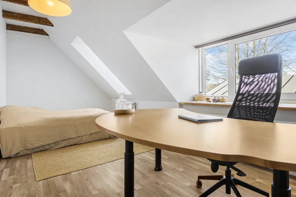 Bureau - Charming Villa with Nature View in Aabenraa