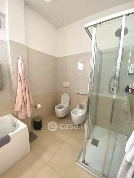 Salles de bain - Charming Triplex with Balcony in Pescara