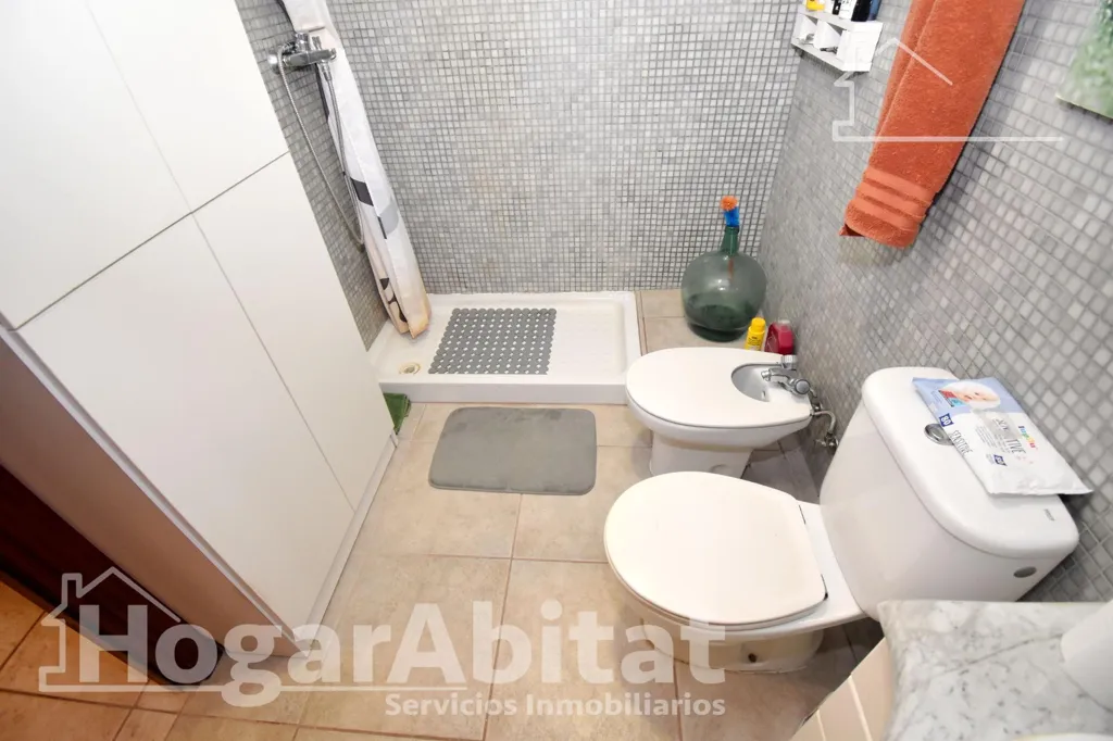 Salles de bain - Spacious Corner Flat with Garden View in Castellón