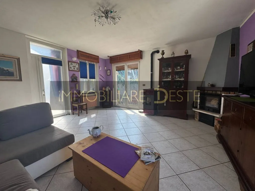 Elutuba - Villa with Private Garden in Rubiana