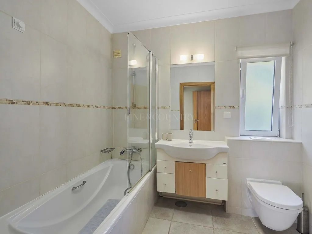 Vannitoad - Luxury Villa with Golf Views in Estômbar