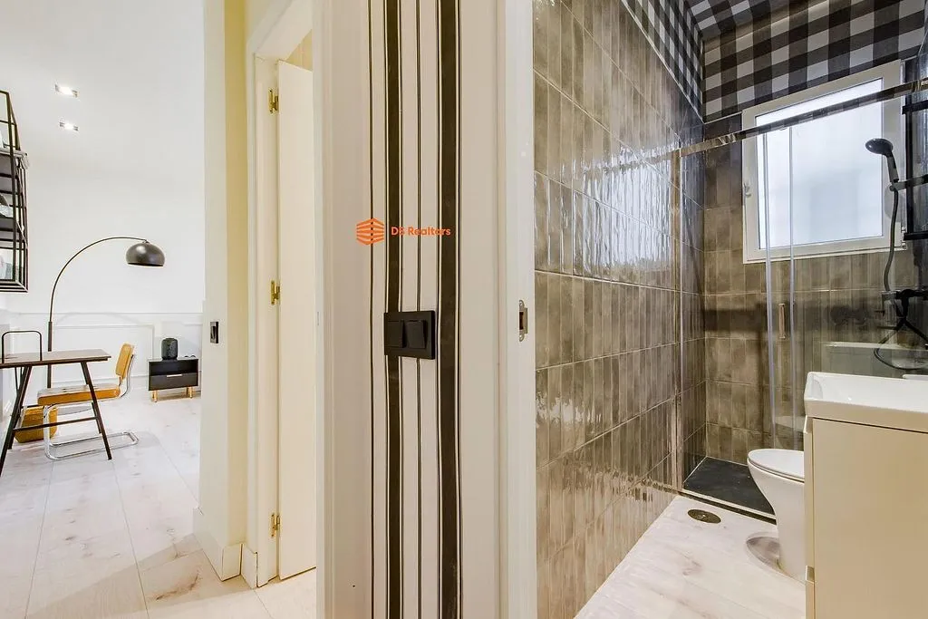Salles de bain - Luxury Apartment with Rustic Elegance in Madrid